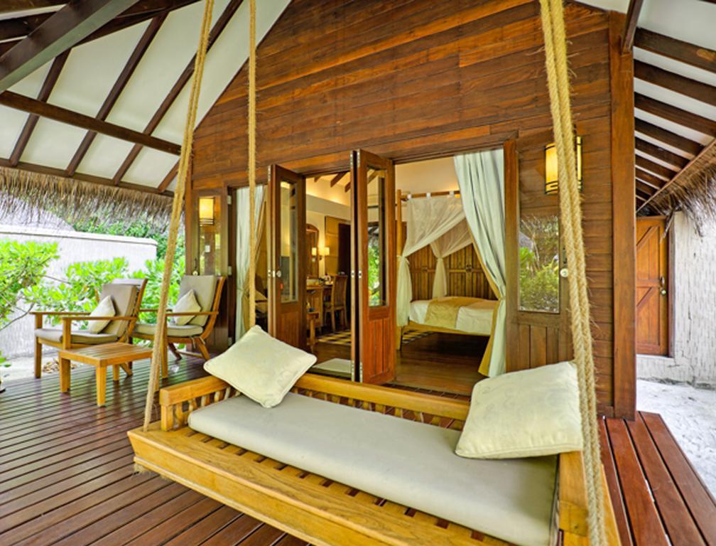 Medhufushi Island Resort 4*