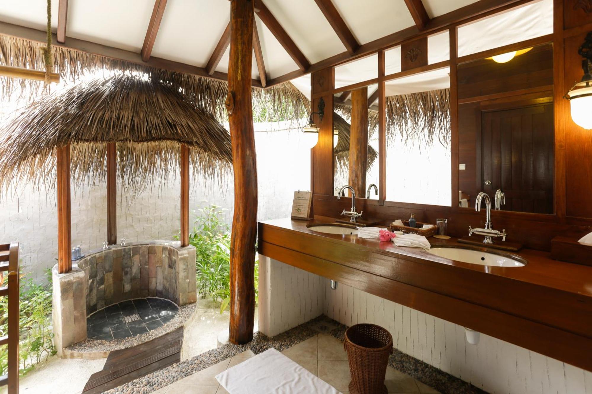 Resort Medhufushi Island 4*